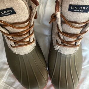 Sperry Waterproof Rubber Boots in Tan and Cream